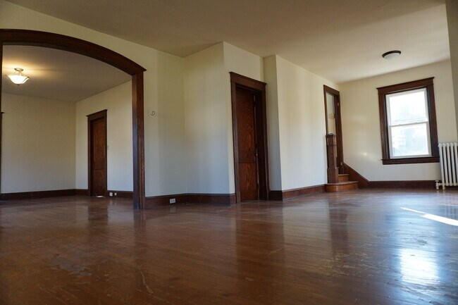 Building Photo - 307 Church Ln