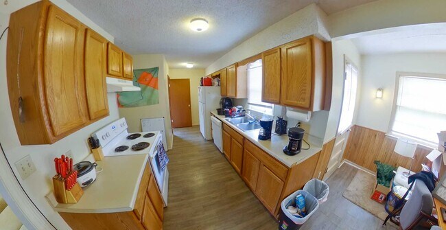 Building Photo - Close to KSU Campus + Washer & Dryer + Fen...