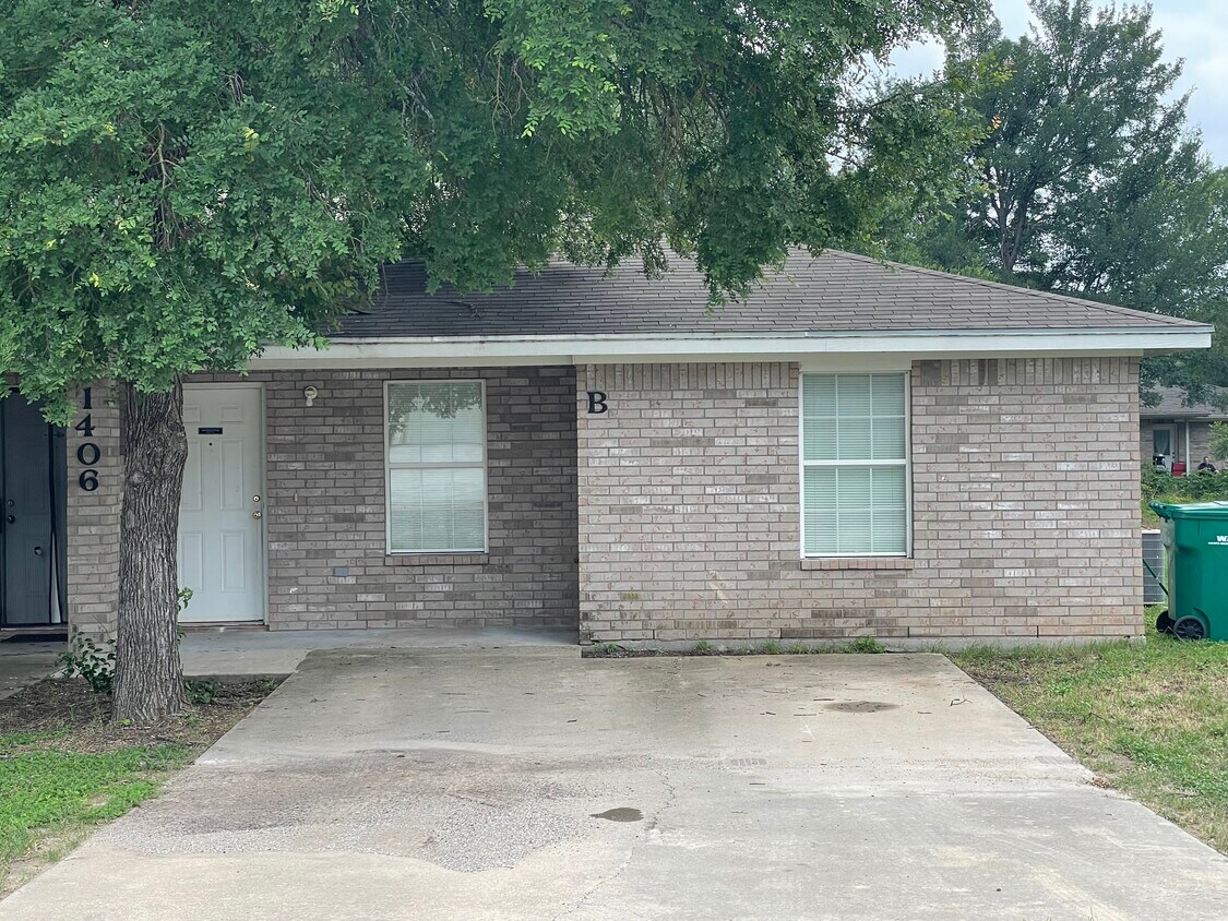 Foto principal - 1404 Natchez Trail