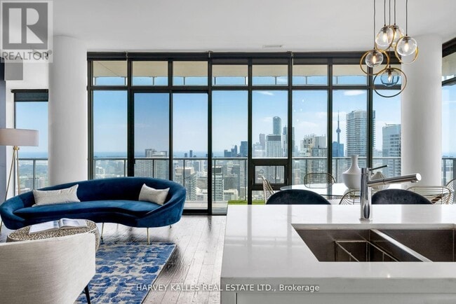 Building Photo - 33 Charles St E