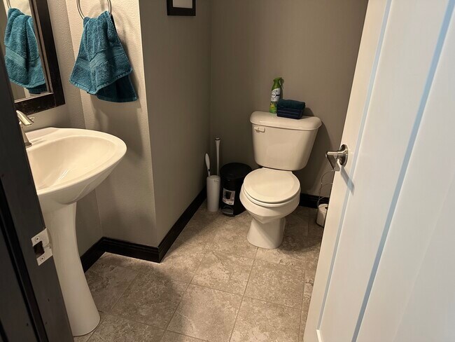 Medio baño - 440 3rd Ave