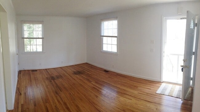Photo - Lovely 2 bedroom home with hardwood floors, deck and sweet location in Chapel Hill