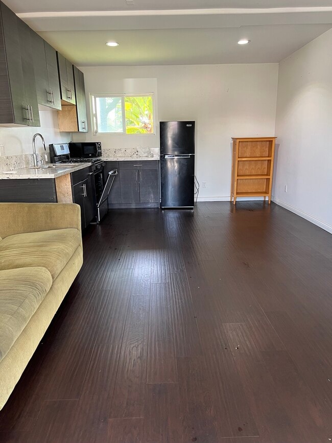 Kitchen Area - 1875 Lemon Ave