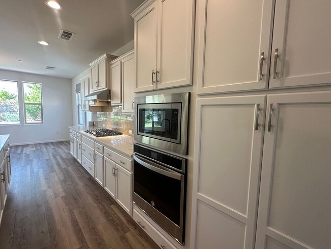 Building Photo - Seven Oaks Highgate Gated Community 3+2.5