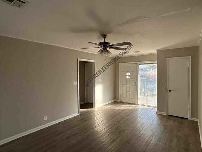 Foto del edificio - 4141 E 36th Pl