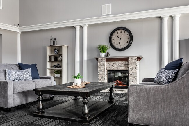 Sala de estar y sala de juegos del área común - Benjamin Court