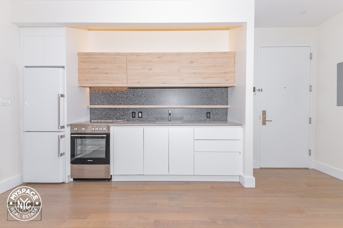 Foto principal - 1060 Fulton St
