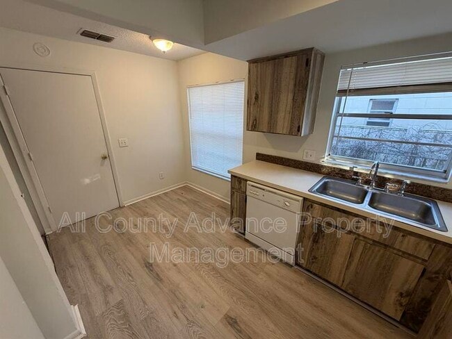 Building Photo - 10001 Turkey Trot Pl