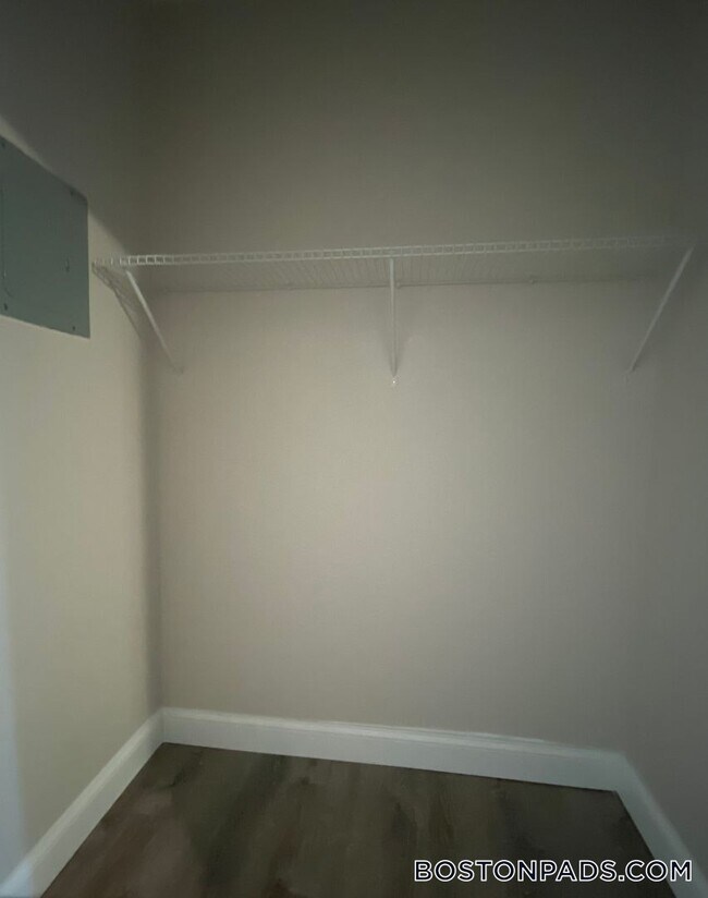 Foto del edificio - 671 Middle St