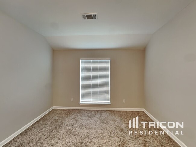 Building Photo - 114 Jordan Dr