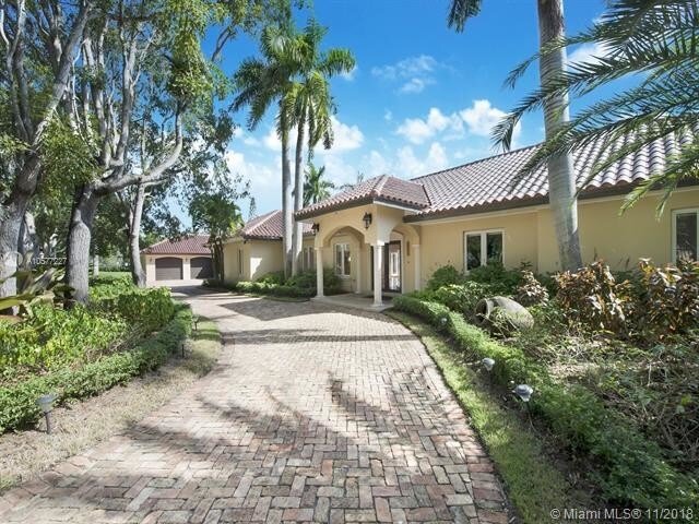 Foto principal - 12601 Old Cutler Rd