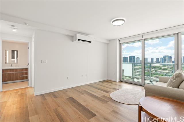 Building Photo - 1515 Liona St