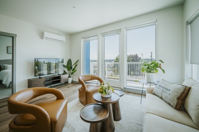 Building Photo - Grand Vista Apartments