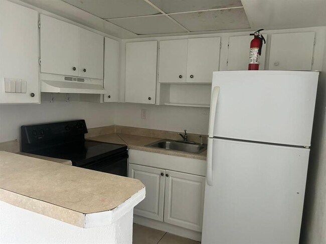 Foto del edificio - 2240 NW 59th Terrace