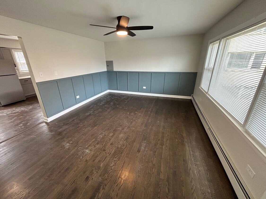 Photo - 7810 S Escanaba Ave (Chicago, IL)