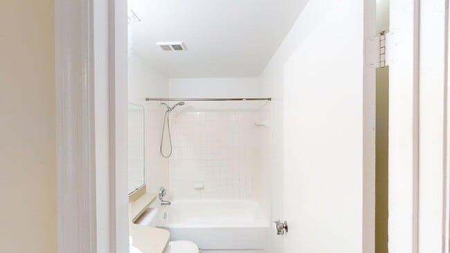 Interior Photo - Arbors at Lee Vista