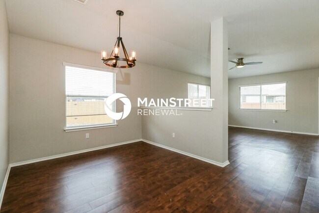 Foto del edificio - 4 Bedroom Pet-Friendly Home in Manor, TX with Main Street Renewal