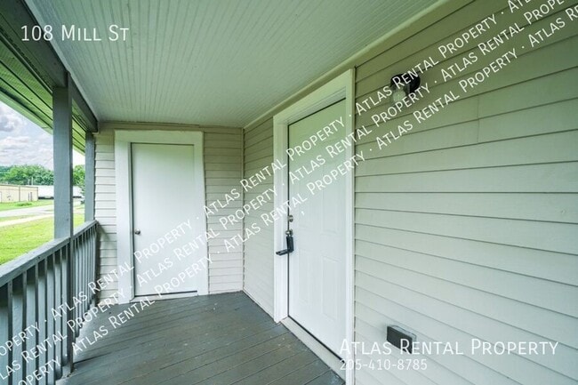 Building Photo - 108 Mill St