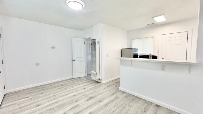 Foto del edificio - 536 W 48th St