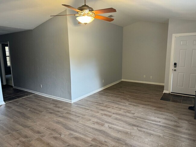 Building Photo - Beautifully Updated Two Bed, Two Bath Pair...