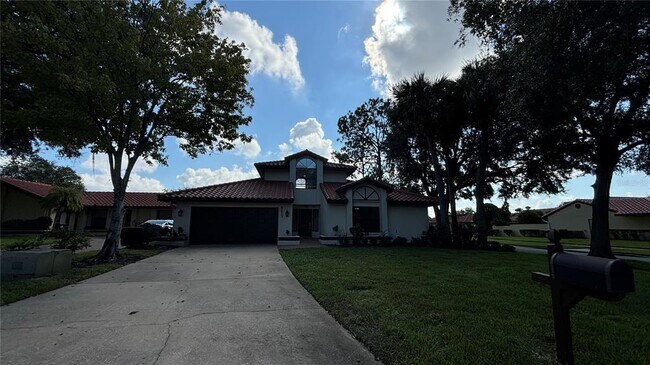 Building Photo - 8215 Saragoza Ct