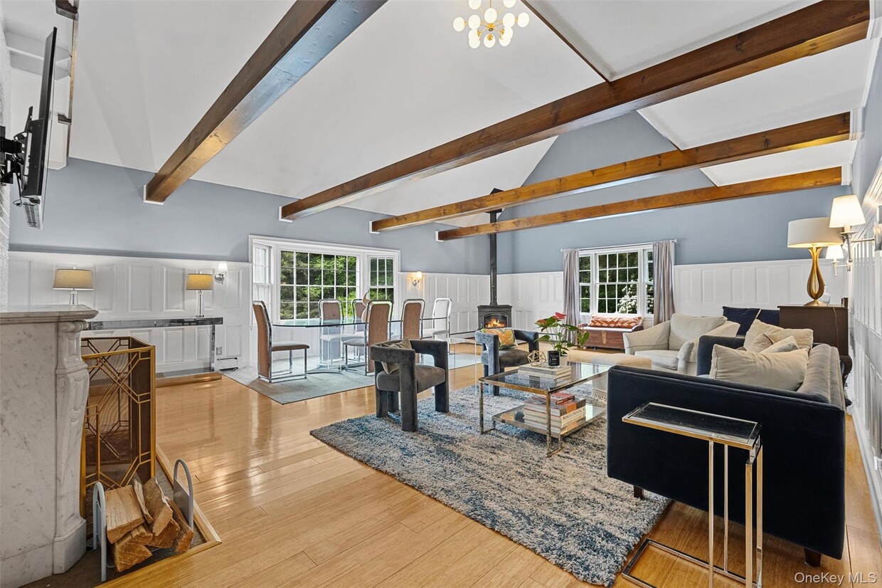 Foto principal - 1056 Beekman Rd