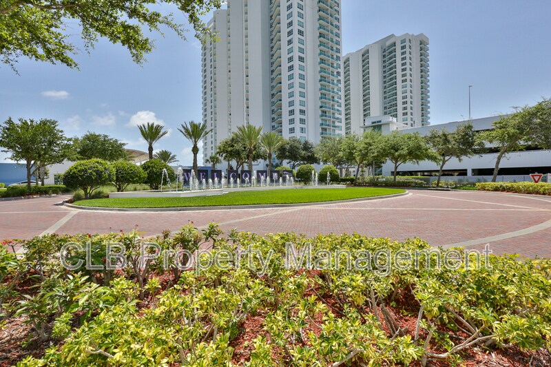 Building Photo - 241 Riverside Dr