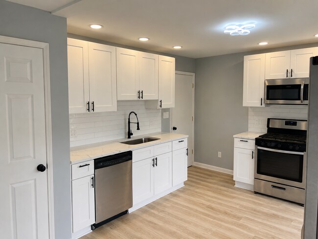 Building Photo - Spacious 3-Bedroom South Euclid Home with Attached Garage