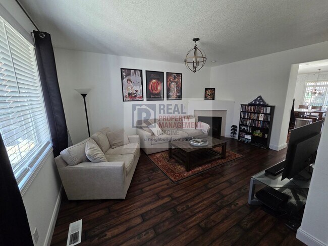 Foto del edificio - Check out this beautiful 3 bedroom, 2.5 bath home!