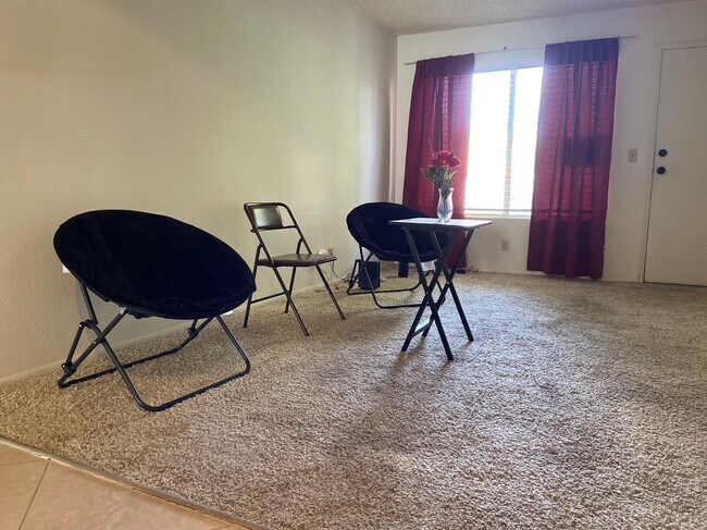 Foto del edificio - 9645 Spyglass Ave