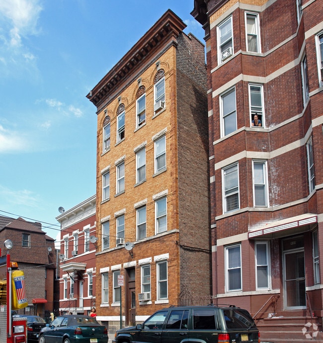 902 West St, Union City, NJ 07087 Apartments Union City, NJ