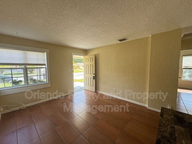 Photo - 636 Columbia St House