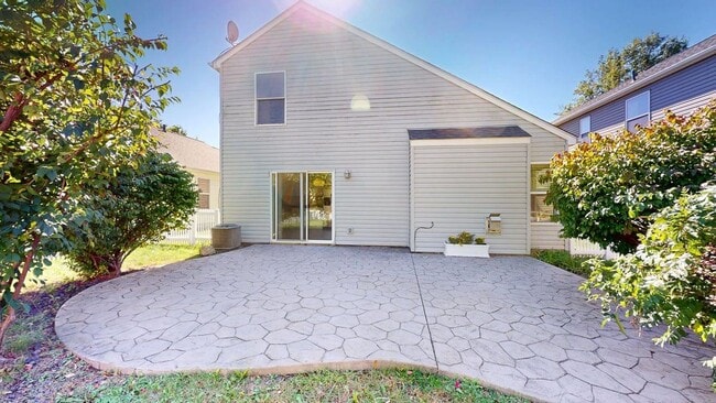 Building Photo - 5770 Trailwater Ln