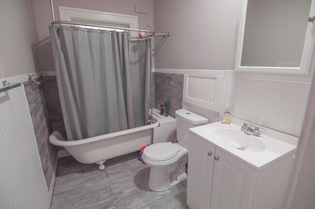 Foto del edificio - 1285 W 114th St