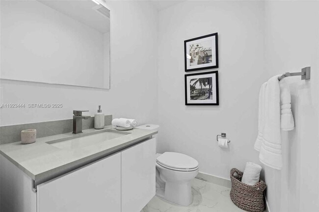 Foto del edificio - 101 Diplomat Pkwy