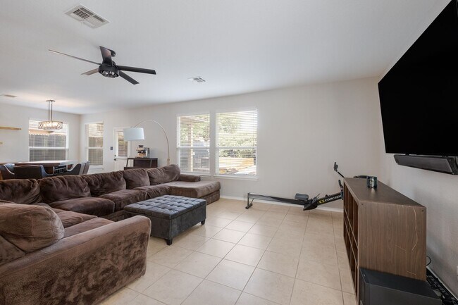 Building Photo - Gated Community Home with Hot Tub