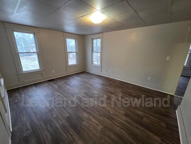 Building Photo - 1215 Gomber Ave