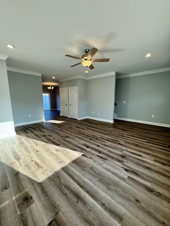 Foto del edificio - *LIKE NEW!* 3BR/2.5BA Townhouse in Crescen...
