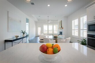 Building Photo - 215 Milam Crk Dr