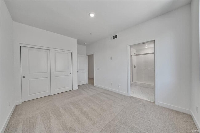 Building Photo - 129 Biome