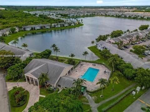 Building Photo - 1400 Jefferson Dr