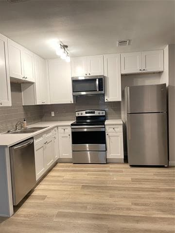 Building Photo - 4615 Sausalito Dr