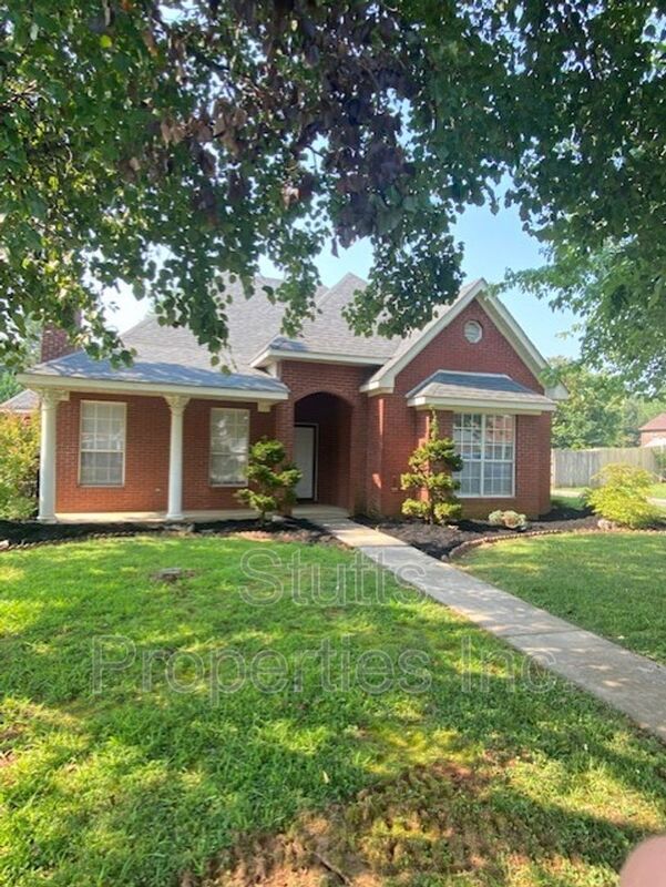 Primary Photo - 97 N Bailey Springs Dr