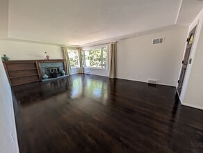 Building Photo - 600 18th Ave