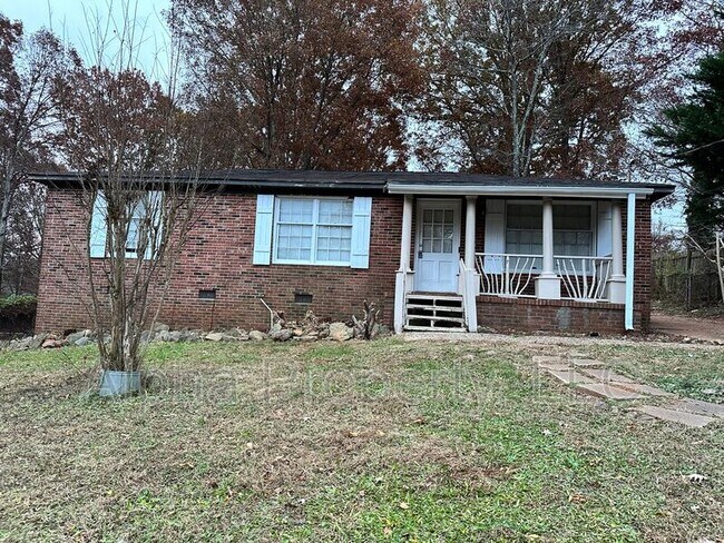 Building Photo - 605 Kenmore Dr