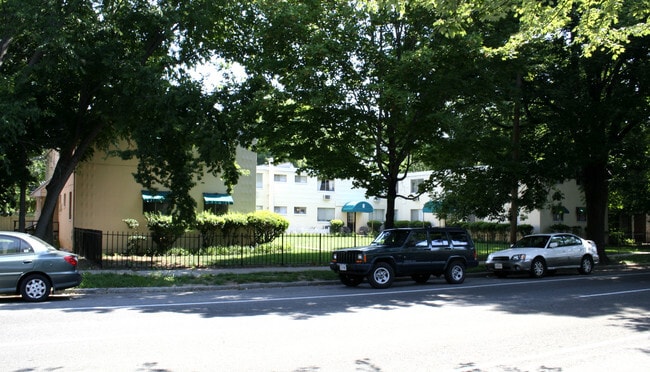 Building Photo - 3206-3212 Ellwood Ave