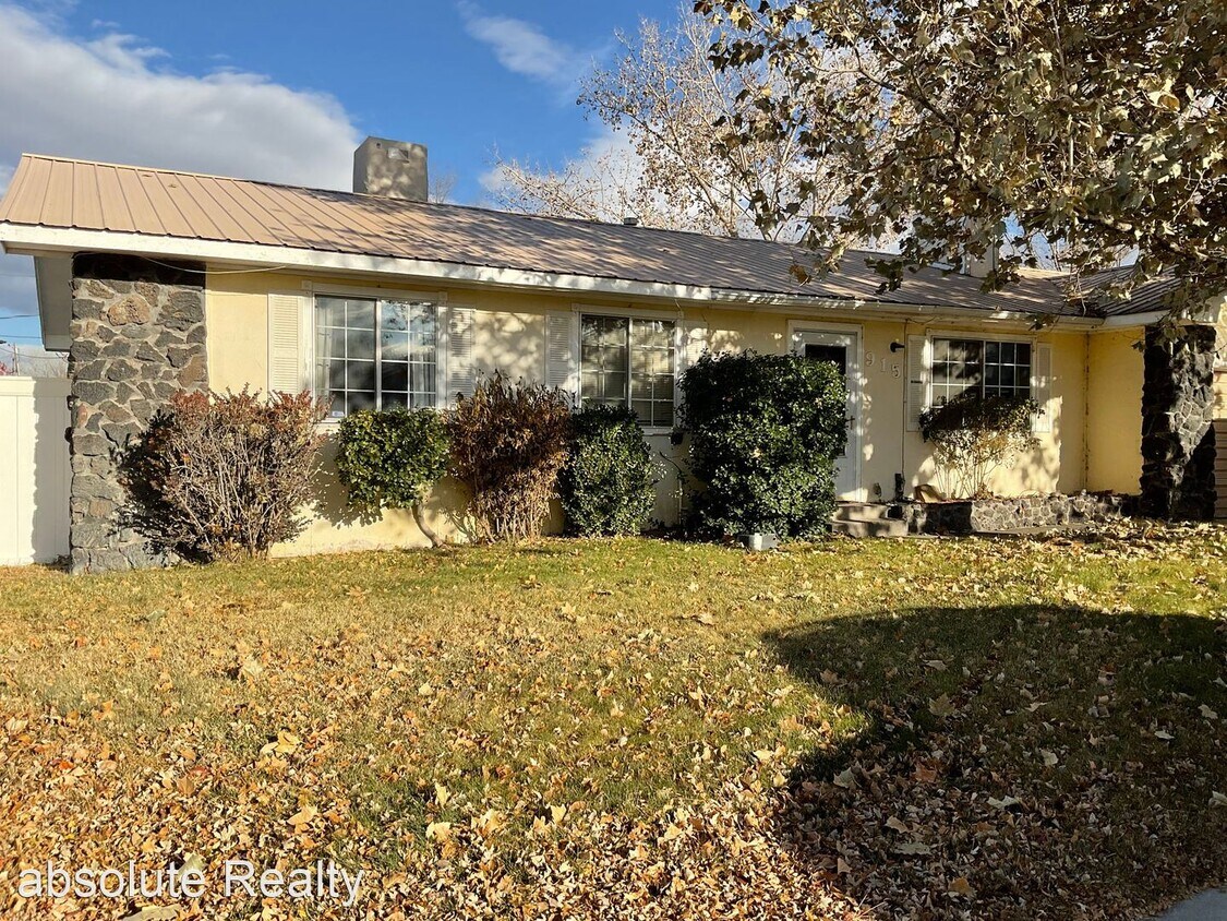 915 Mountain View Dr, Aztec, NM 87410 House Rental in Aztec, NM