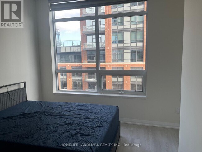 Photo du bâtiment - 3260 Sheppard Ave E