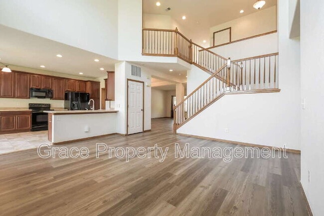 Building Photo - 2523 E 150th Pl