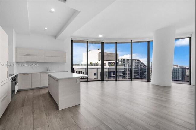 Foto del edificio - 45 SW 9th St